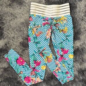 Cute Booty Lounge Blue Floral Stripe Ruched Leggings XS